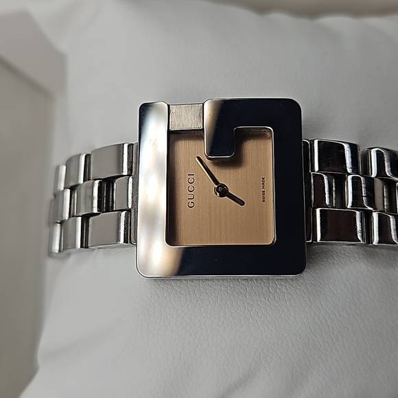 Authentic Gucci "G" 3600L Ladies 29mm Watch - Picture 2 of 13